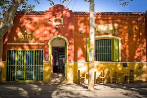 Отель Casa Pueblo Hostel  Мендоса